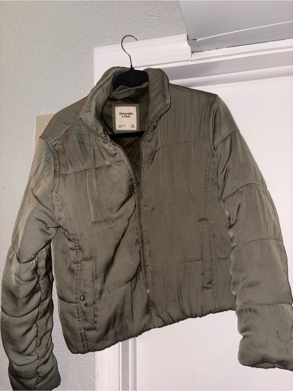 Abercrombie & Fitch Olive-Gray Quilted Puffer Jacket